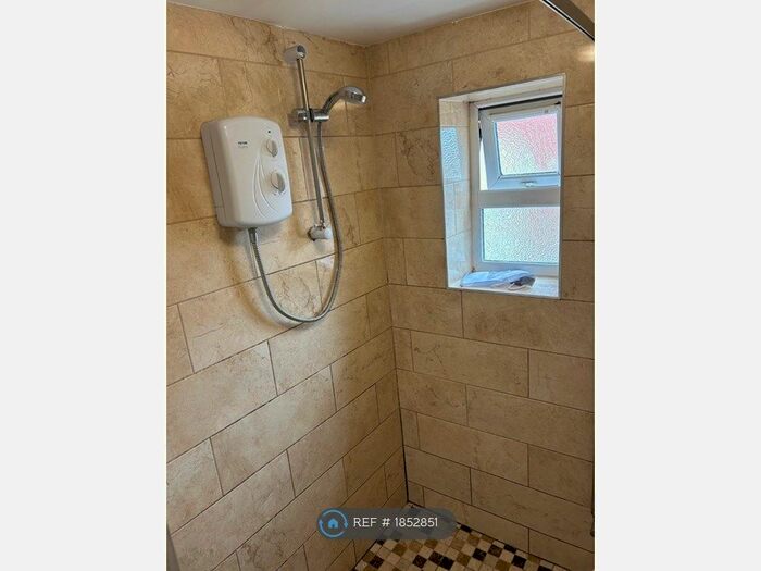 Studio To Rent In Mount Pleasant, Redditch, B97