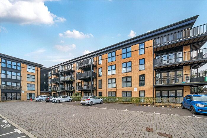 2 Bedroom Detached House For Sale In Giles Crescent, Stevenage, Hertfordshire, SG1
