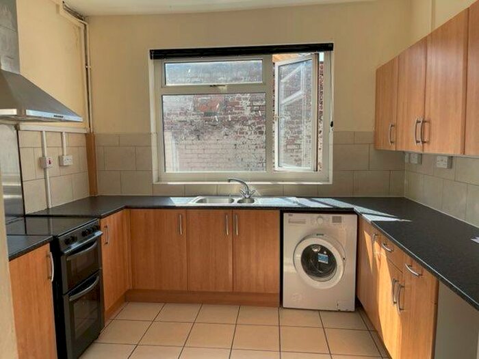 3 Bedroom End Of Terrace House To Rent In South Market Street, Pill, Newport, NP20