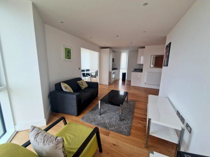2 Bedroom Flat To Rent In High Street, Stratford, E15