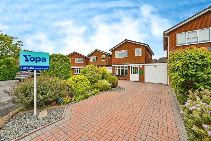3 Bedroom Link Detached House For Sale In Southwark Close, Lichfield, WS13