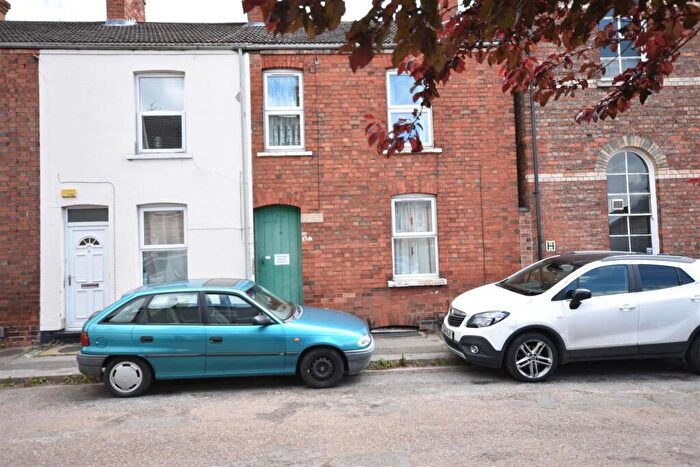3 Bedroom End Of Terrace House For Sale In Newnham Road, Newark, NG24