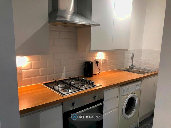 1 Bedroom Flat To Rent In Old Lansdowne Road, Manchester, M20