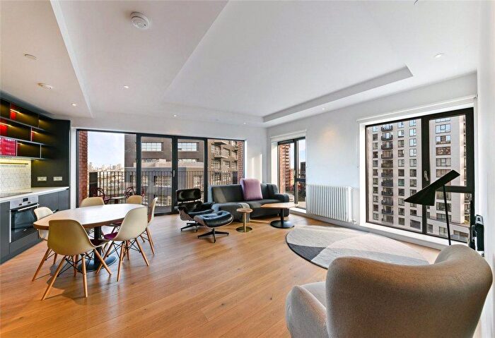 2 Bedroom Apartment To Rent In Java House, Botanic Square, London, Greater London, E14