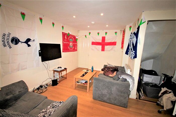 5 Bedroom Terraced House To Rent In Mayville Place, Headingley, Leeds, LS6