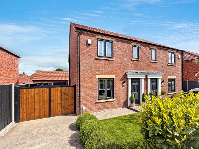 3 Bedroom Semi-Detached House For Sale In Daisy Way, Louth, LN11