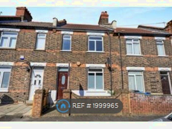 2 Bedroom Terraced House To Rent In Anthony Road, London, SE25