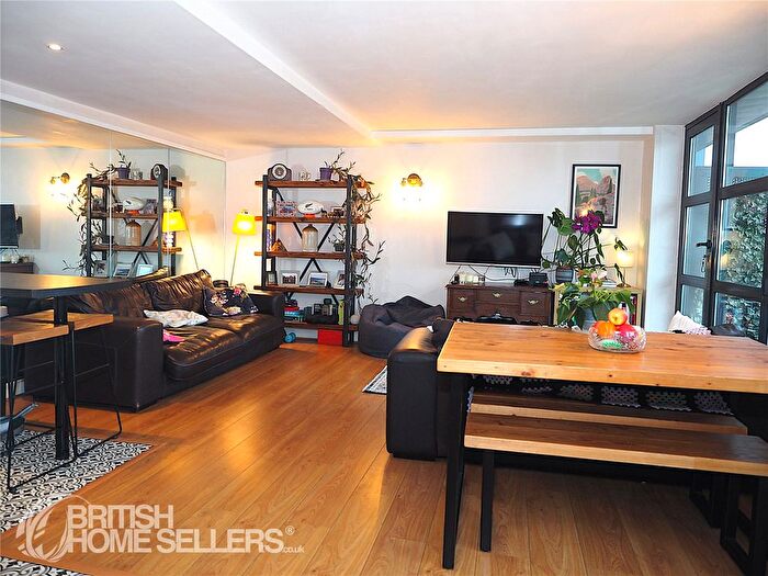 2 Bedroom Flat For Sale In Alcester Street, Birmingham, West Midlands, B12