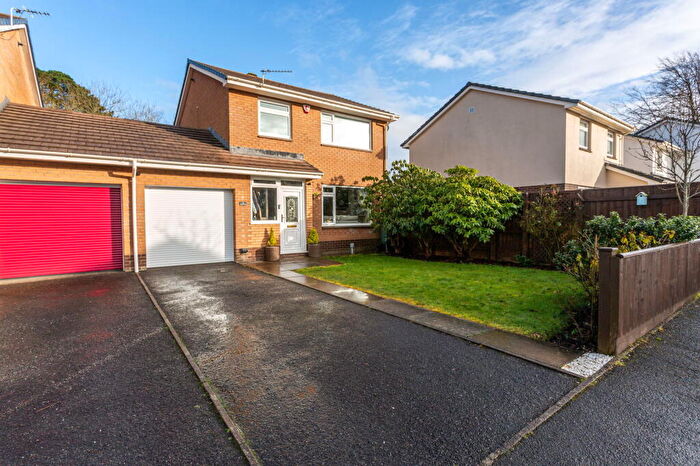 3 Bedroom Link Detached House For Sale In Westaway Close, Pilton, Barnstaple, North Devon, EX31