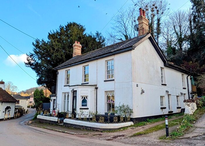 2 Bedroom Flat For Sale In Combeinteignhead, TQ12