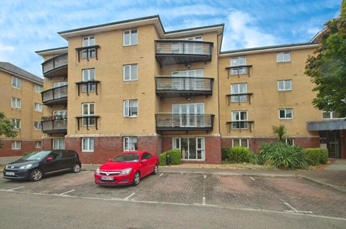 2 Bedroom Apartment To Rent In Adventurers Quay, Cardiff, CF10