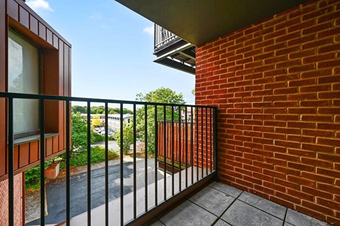 Apartment To Rent In Farnborough Road, Farnborough, GU14