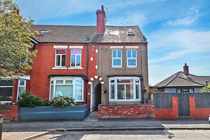 4 Bedroom End Of Terrace House For Sale In Lutterworth Road, Nuneaton, Warwickshire, CV11