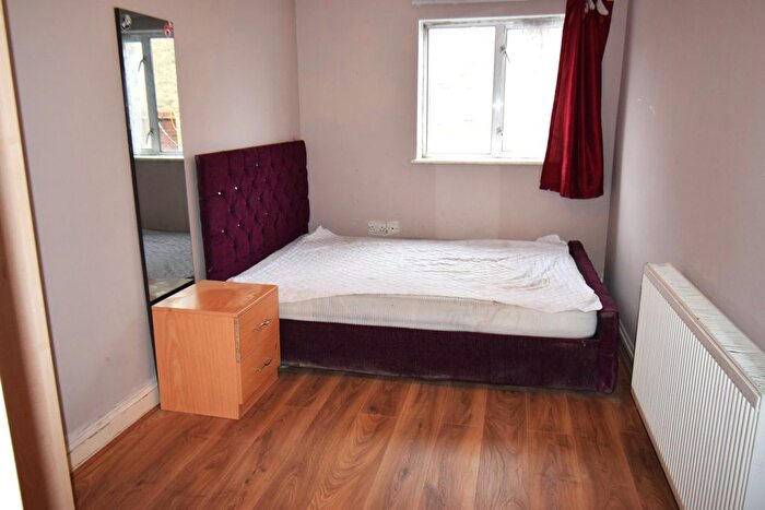 3 Bedroom Flat To Rent In Fairholme Road, Harrow, HA1