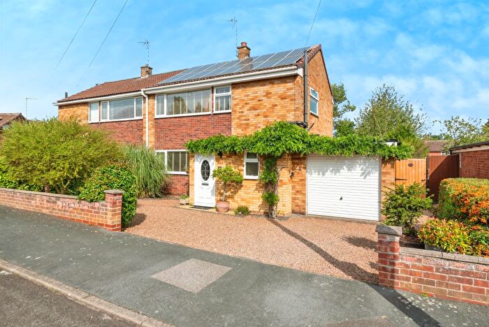 3 Bedroom Semi-Detached House For Sale In Rosemary Crescent, Grantham, NG31
