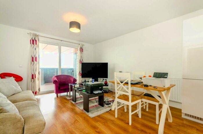 1 Bedroom Flat To Rent In London Road, Barking, IG11