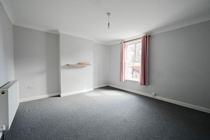 2 Bedroom Maisonette To Rent In High Street, Selsey, Chichester, PO20