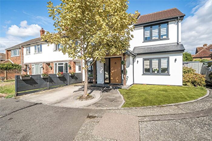 3 Bedroom End Terrace House For Sale In Bolding House Lane, West End, Surrey, GU24