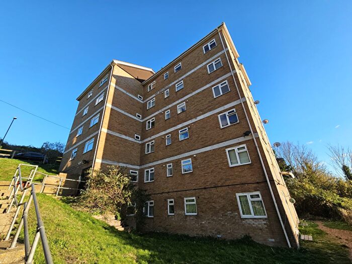 1 Bedroom Flat For Sale In Flat Samuels Tower, Longhill Avenue, Chatham, Kent, ME5