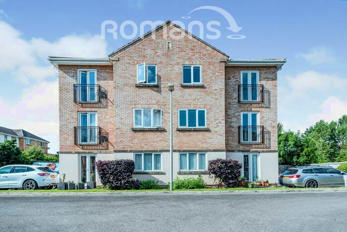 2 Bedroom Apartment To Rent In Tarn Howes Close, Thatcham, RG19