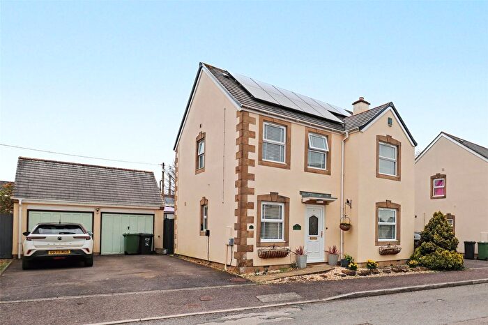 4 Bedroom Detached House For Sale In Kings Park, Chulmleigh, Devon, EX18