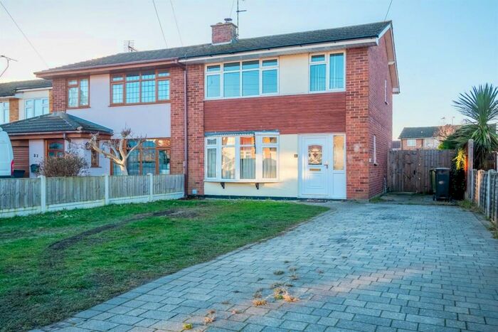 3 Bedroom Semi-Detached House To Rent In Bedroom Semi Detached House In Hullbridge, SS5