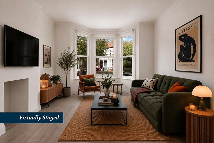 3 Bedroom Terraced House To Rent In Drayton Avenue, West Ealing, W13