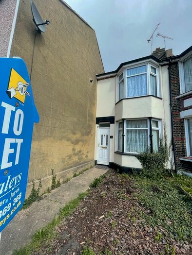 2 Bedroom House To Rent In High Street, Swanscombe, DA10