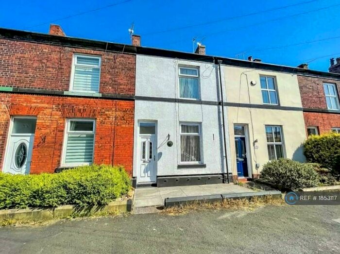 2 Bedroom Terraced House To Rent In New George Street, Bury, BL8