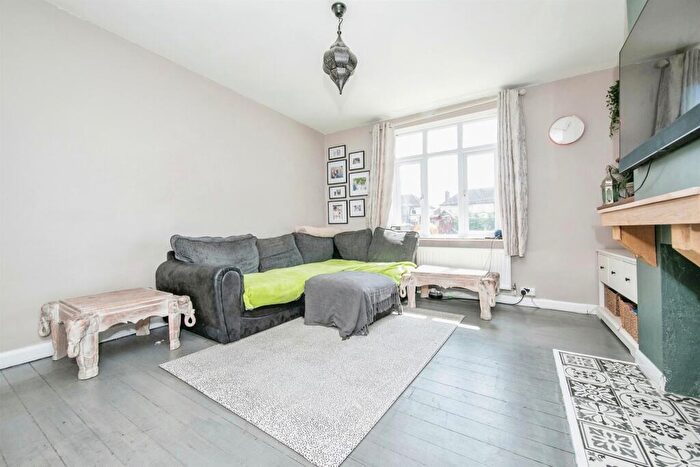 3 Bedroom Semi-Detached House For Sale In Whitton Church Lane, Ipswich, IP1
