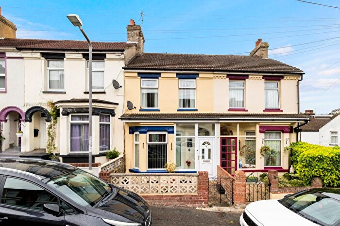2 Bedroom Terraced House For Sale In Lascelles Road, Dover, CT17