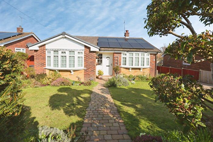 3 Bedroom Detached Bungalow For Sale In Provene Gardens, Waltham Chase, Southampton, SO32