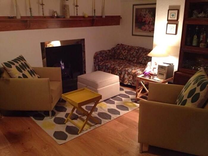 2 Bedroom Flat For Sale In Waterlow Court, Heath Close, London, NW11