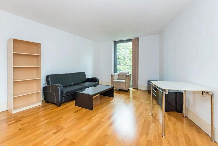 2 Bedroom Flat To Rent In Stadium Mews, London, N5