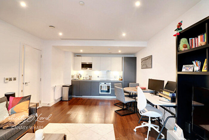 1 Bedroom Apartment To Rent In Maine Tower, , Canary Wharf, E14