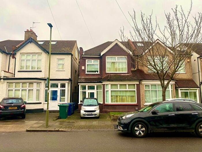 3 Bedroom House To Rent In Woodgrange Avenue, N12