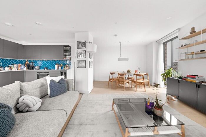 3 Bedroom Apartment For Sale In Shoreditch Exchange, Shoreditch, London, E2