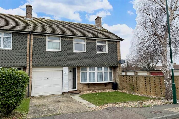 4 Bedroom Semi-Detached House To Rent In Countisbury Close, Bognor Regis, PO21