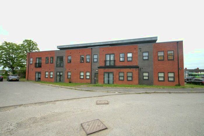 2 Bedroom Flat To Rent In Ash Tree Garth, Leeds, West Yorkshire, LS9