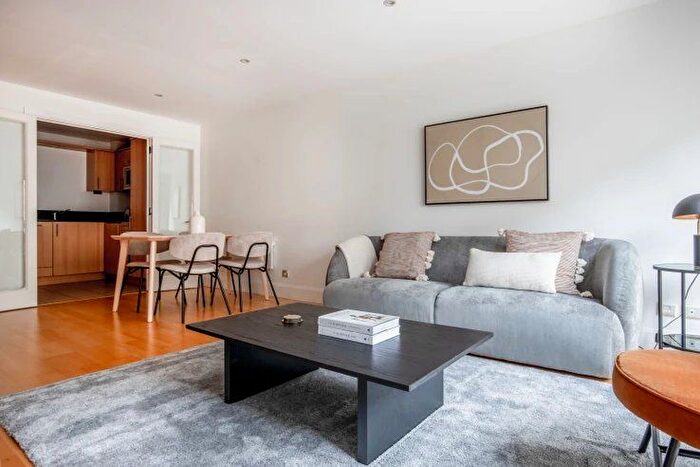 2 Bedroom Property To Rent In Vauxhall Bridge Road, Westminster, SW1V