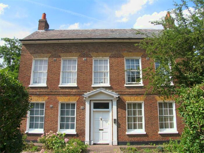 1 Bedroom Flat To Rent In Acacia Mews, Harmondsworth, West Drayton, Middlesex, UB7