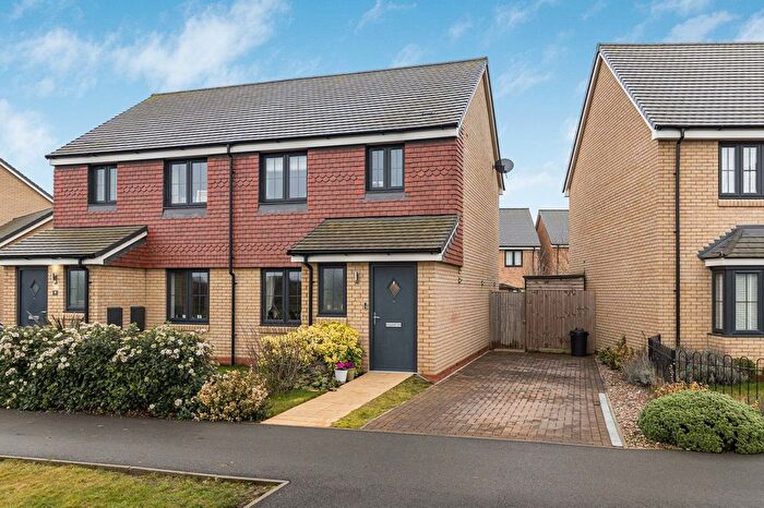 3 Bedroom Semi-detached House For Sale In Ardennes Avenue, Witchford, CB6