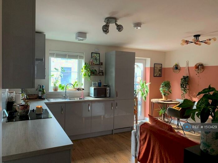 1 Bedroom Flat To Rent In Clark Drive, Yate, Bristol, BS37