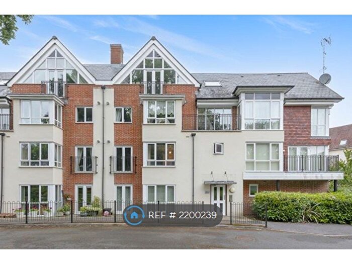 2 Bedroom Flat To Rent In Stone Court, Crawley, RH10