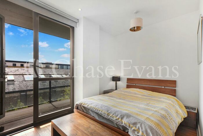 Flat For Sale In Forge Square, Isle Of Dogs, London, E14