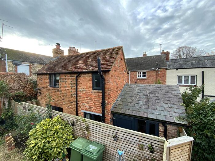 1 Bedroom Detached House For Sale In Silver Street, Stony Stratford, Milton Keynes, MK11