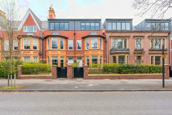 2 Bedroom Apartment To Rent In West Avenue, Gosforth, Newcastle Upon Tyne, NE3