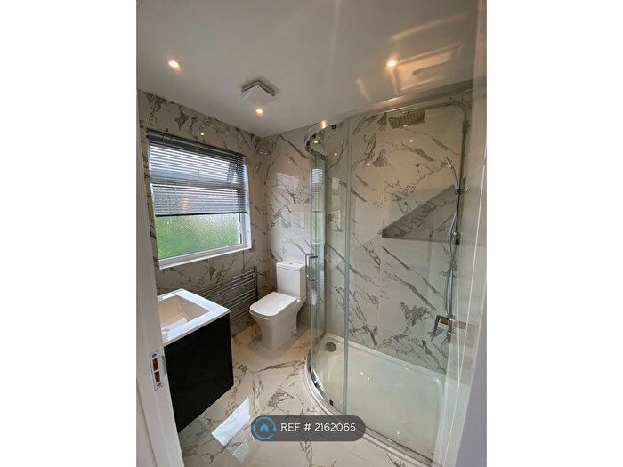 2 Bedroom Flat To Rent In Shaftesbury Avenue, Harrow, HA2