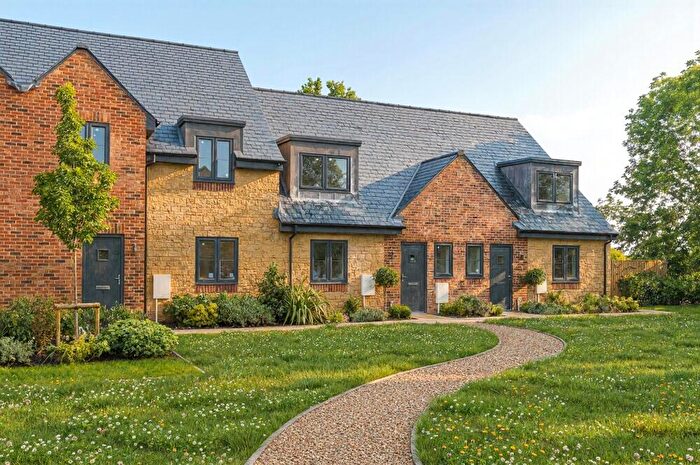 2 Bedroom End Of Terrace House For Sale In West End, Witney, OX28