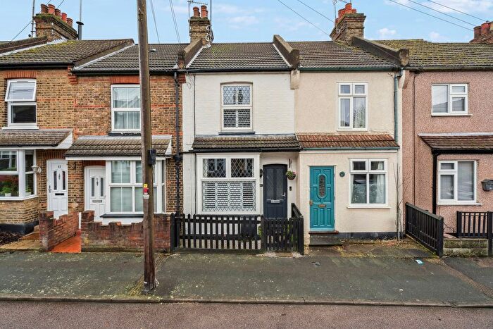 2 Bedroom Terraced House For Sale In York Road, Watford, WD18